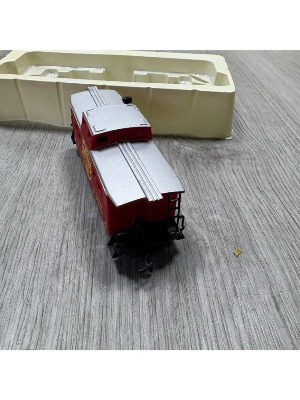 Life-like 8466 40' Box Car Ajax and Santa Fe Caboose 8542